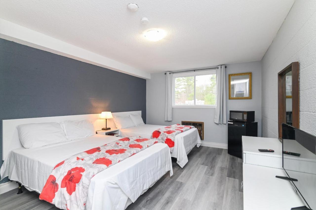 Lakeside Inn Cloyne エクステリア 写真